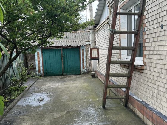 Продаж  добротного будинку Славута