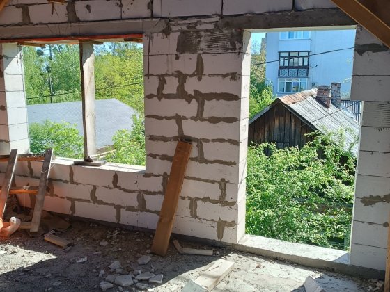 Продам будову в центрі міста Славута