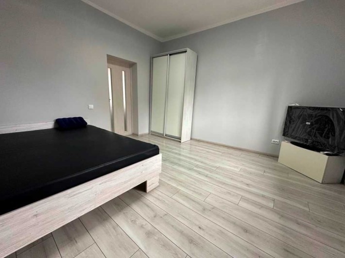 Продається будинок у центральній частині міста - фото 1