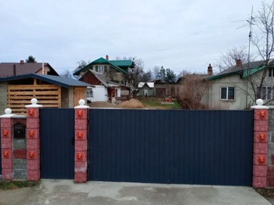 Продам ділянку з старим будинком Стрый