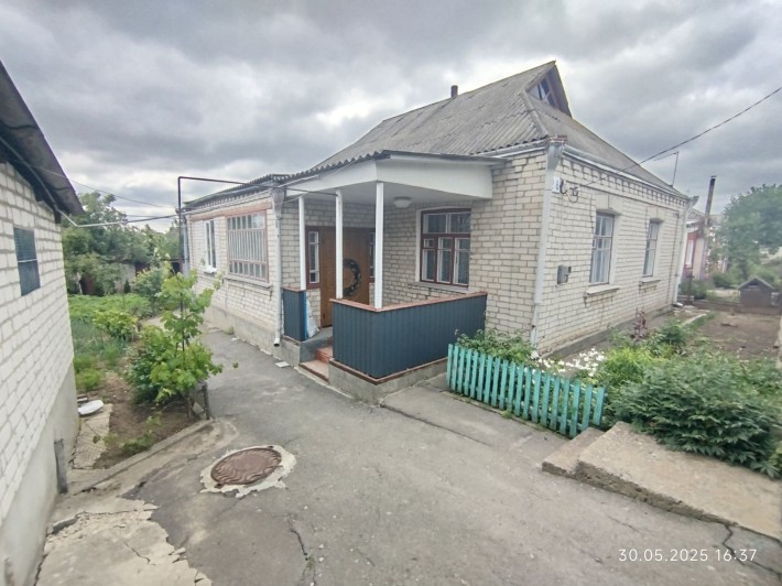 Окремий будинок 80м². Земельна ділянка 6 соток. Гараж - фото 1