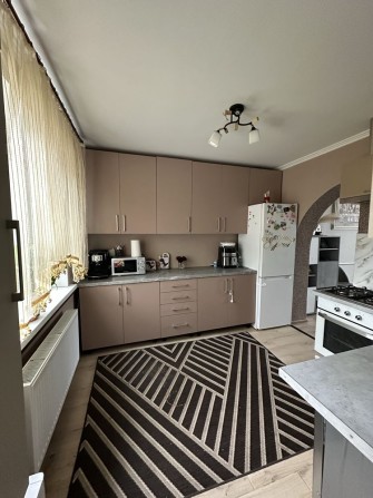 Продам будинок в місті Хотині - фото 1