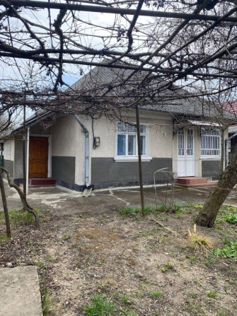 Продам будинок м. Хотин з ділянкою - фото 1