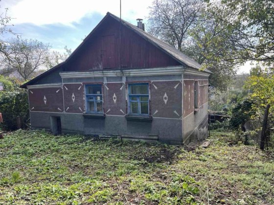 Продається цегляний будинок в місті Шепетівка