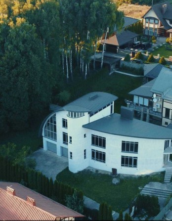 Продається будинок в престижній районі з виходом у ліс - фото 1