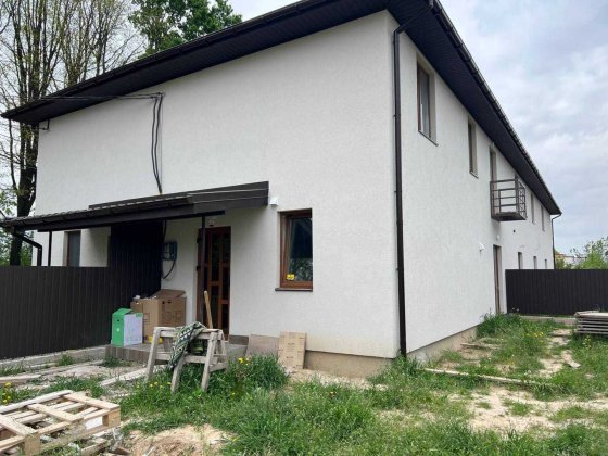 Продам таунхаус в Агрономічному з ремонтом Агрономичное
