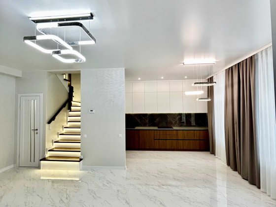 Продам таунхаус у центрі міста ! Хмельницкий