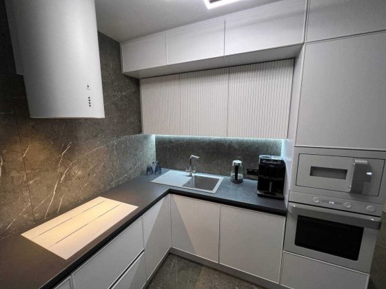 Продам таун, 92 кв.м, дорогий ремонт, ГРОШ, маршрутка, школа неподалік Агрономичное