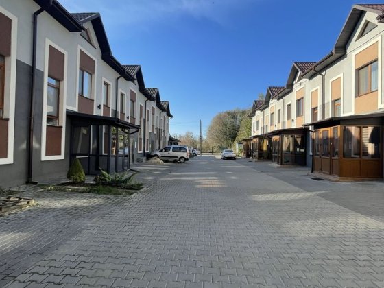 Продаж зданого, сучасного  таунхаусу. Виставка Хмельницький