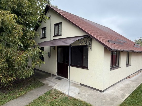 Продаємо будинок з ремонтом і ділянкою 9 соток Винницкие Хутора