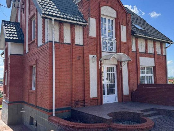 Продаж приватного будинку з гаражем і ділянкою на 15 соток. Хмельницький