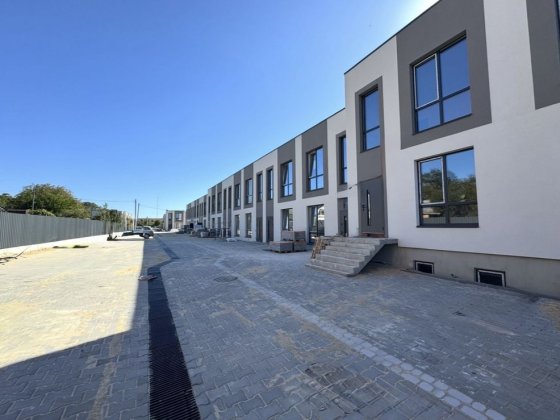 Чистовий таунхаус без комісії Зарванці