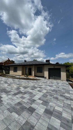 Новий будинок з євроремонтом та благоустроєм двору - фото 1