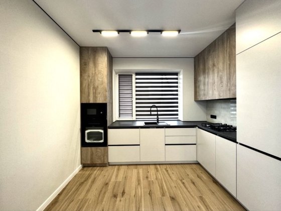 Продаж чудового будинку Зарванцы