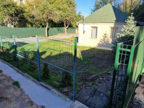 Будинок з ділянкою 8 соток та гаражем біля Європейського Тульчин