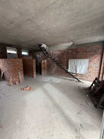 Продається сучасний таунхаус у престижному районі Виставка - фото 1