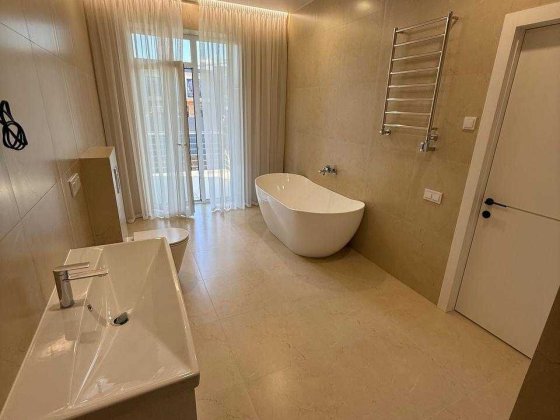 Продається стильний 4-к танхаус з дизайнерським ремонтом Виставка Хмельницький