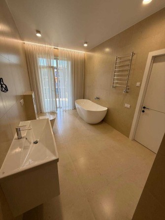 Продається стильний 4-к танхаус з дизайнерським ремонтом Виставка - фото 1