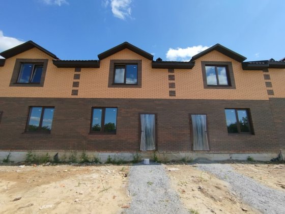 Продам танхаус зі всіма комунікаціямии Зарванцы