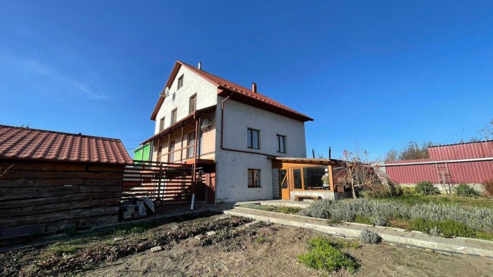 Продаж 3 поверхового будинку Ружична, 6 сот.землі, площею 254.3 кв.м. - фото 1