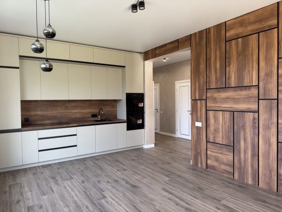 Продається будинок з ремонтом в сучасному стилі. Бохоники