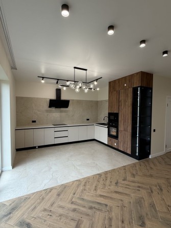 Продаж сучасного дуплексу з ремонтом у Боратині, 4-та Набережна - фото 1