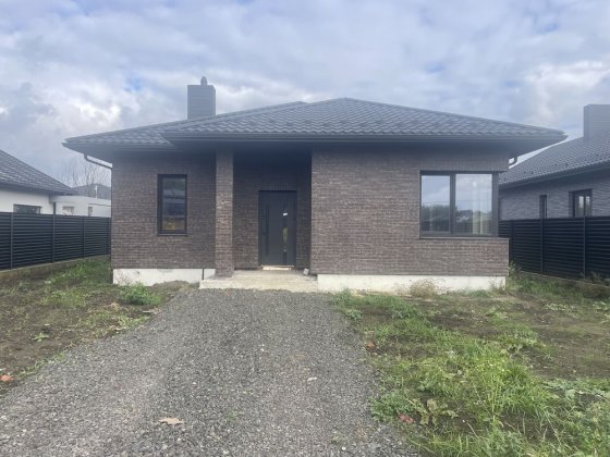 Продаж будинку с Боратин Боратин