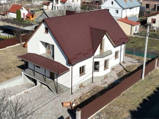 Будинок в с.Тарасове біля Луцька Клавдиево-Тарасово