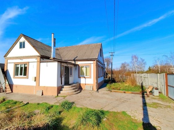 Продам отличный дом. Подгородное