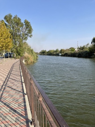 Продам дачный дом с участком земли в Еромолаевке - фото 1