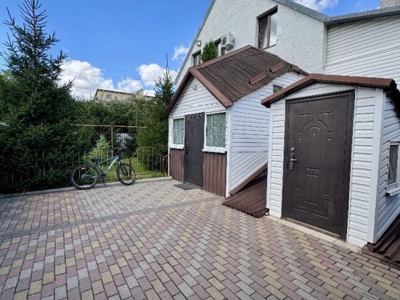 Продам дом в 3 уровня. В Слобожанском.