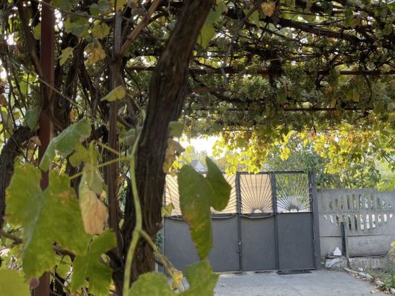 Продам  ДОМ с рем и меб. в центре Обуховки тихое место ул Центральная