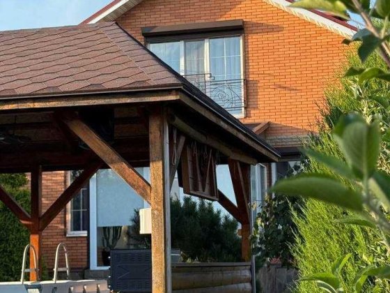 Продам дом в Обуховке с бассейном, рядом лес/артезианская вода