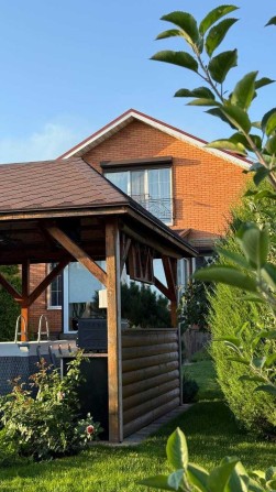 Продам дом в Обуховке с бассейном, рядом лес/артезианская вода - фото 1