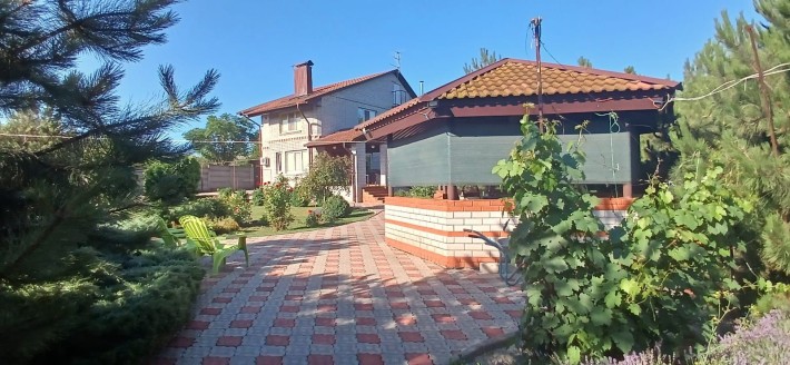 СРОЧНАЯ ПРОДАЖА! Добротный дом с бассейном.м - фото 1