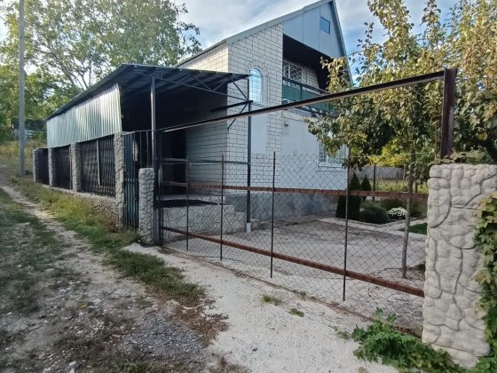 Приватний будинок із земельною ділянкою(кадастр) Верхньодніпровськ