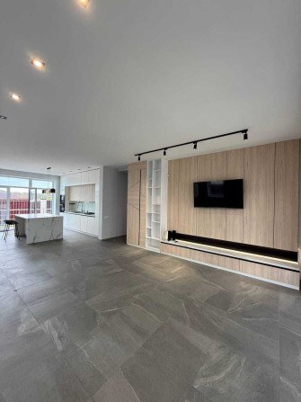 Продам просторный дом с бассейном в Кристальном. Новоалександровка! - фото 1