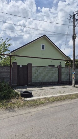 Продам будинок в центрі Підгородного, терміново - фото 1