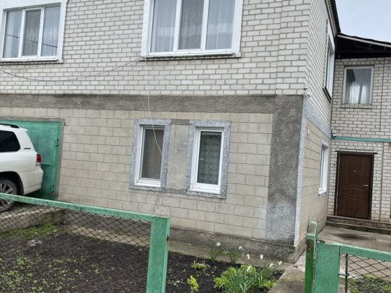 Будинок двоповерховий з присадибною ділянкоюбу Верхньодніпровськ