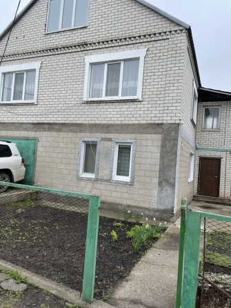 Будинок двоповерховий з присадибною ділянкоюбу - фото 1