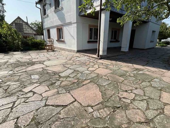 продаж житлового будинку в Зарічанах Зарічани