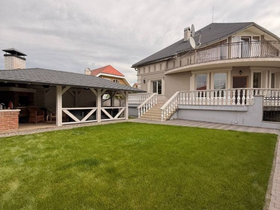 Продається якісний будинок у районі Минай Минай