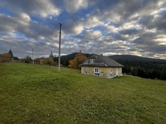 120 сотих і будинок! Микуличин