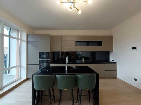 ДУПЛЕКС з дизайнерським ремонтом в містечку закритого типу | ВЕЛЕС Вовчинець