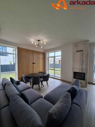 Продаж преміум таунхаусу з ремонтом, меблями та гаражем! - фото 1