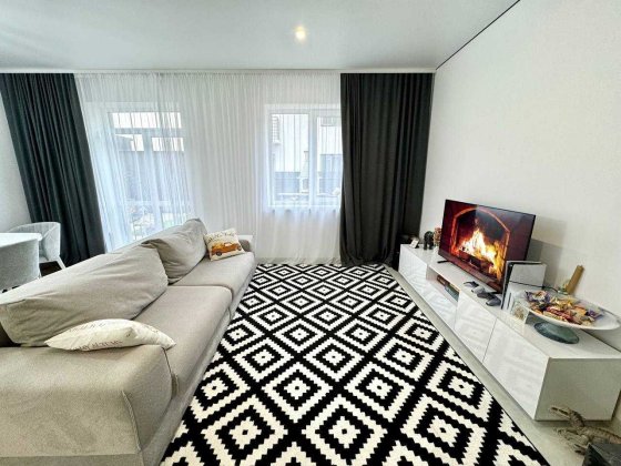 Таунхаус з ремонтом, меблями та власним подвір’ям! Криховцы