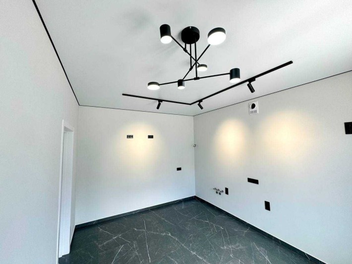 Таунхаус з РЕМОНТОМ та власною ділянкою - фото 1