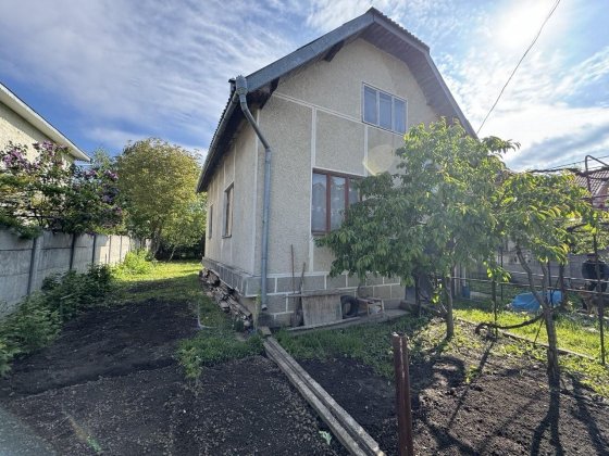 Продаю будинок с. Крихівці, 4,5 сотки землі Криховцы