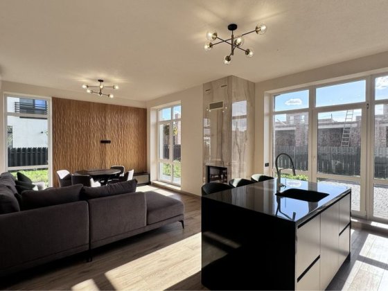 Дуплекс 157 м/авторський ремонт/меблі та техніка/гараж та ділянка! Вовчинець