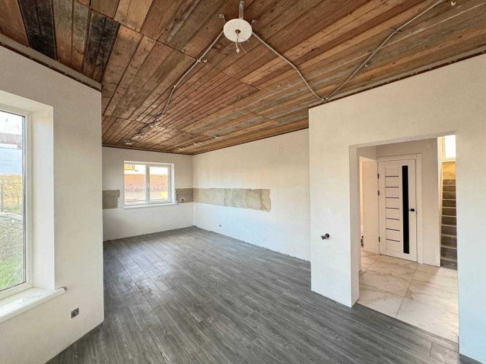 Будинок з частковим ремонтом та великим подвірʼям - фото 1